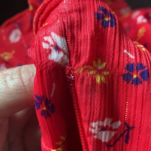 Madewell ruffles top - Picture 7 of 8